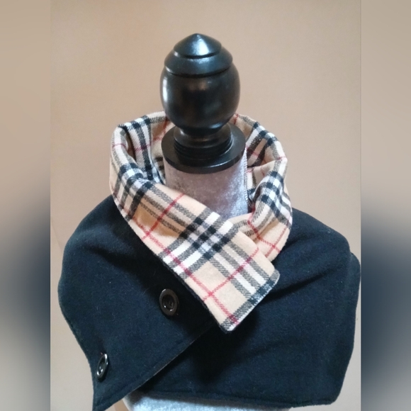 WRAPPED Reversible Plaid Scarf/Capelet - Picture 1 of 8